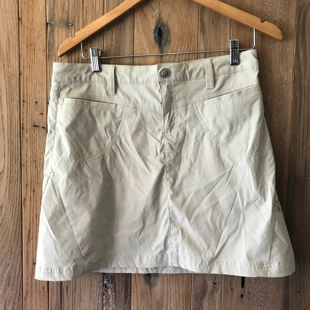 Athleta Active Khaki Skirt Skort built in shorts